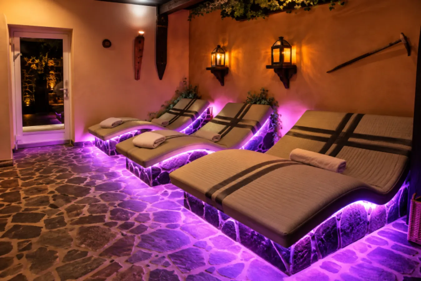 Relaxation area with lounge chairs